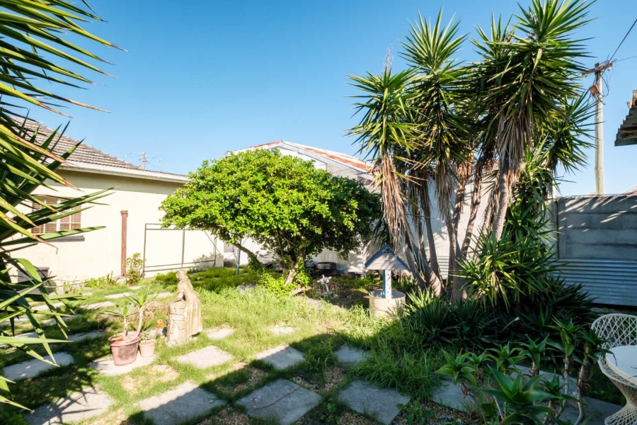 5 Bedroom Property for Sale in Wynberg Western Cape